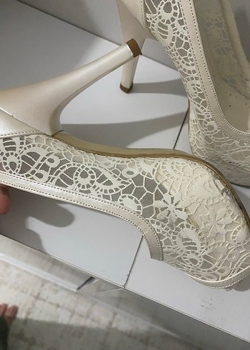 Dantel Detaylı Beyaz Kadın Topuklu Ayakkabı - Görsel 3