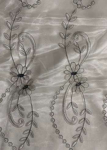 Nakışlı Parlak Beyaz Yatak Örtüsü - Görsel 3