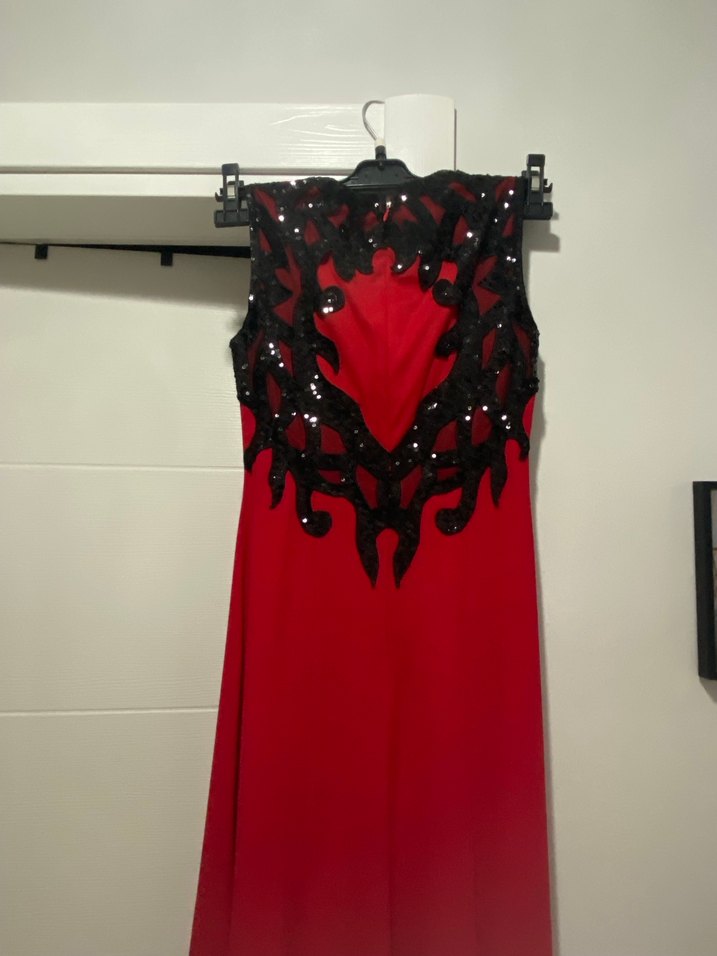 Kırmızı İşlemeli Uzun Abiye Elbise - Görsel 4