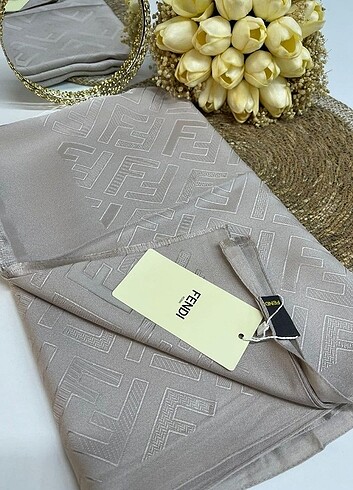 Fendi şal