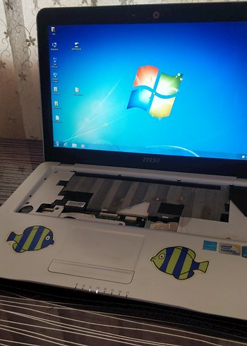 MSI Mavi MSI Laptop Eksik Klavyeli