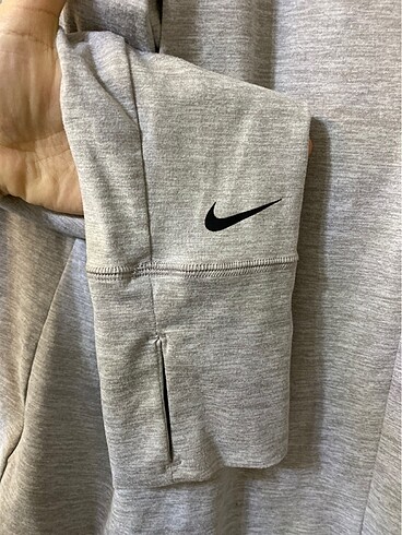 m Beden gri Renk Nike gri hırka