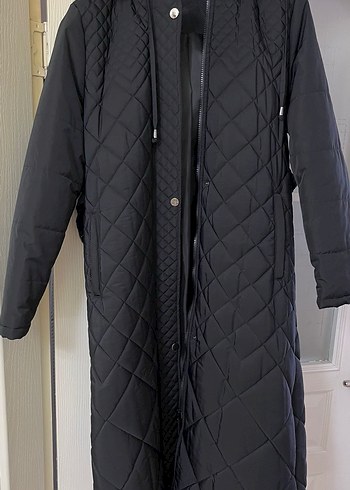 Sokak Stili Siyah Uzun Kürklü Kadın Mont - Görsel 4