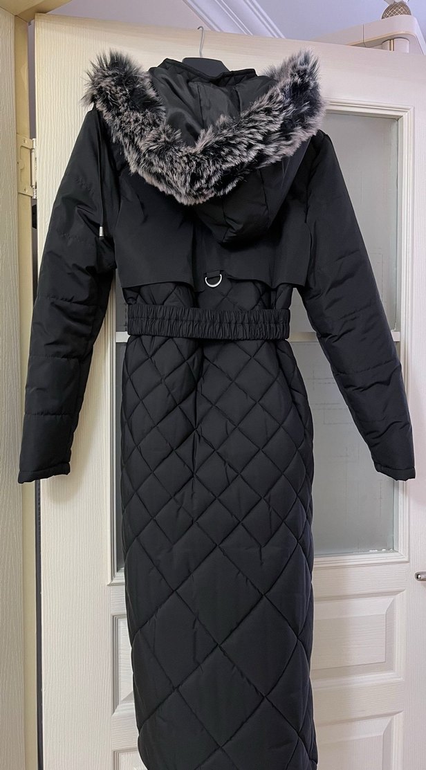 Sokak Stili Siyah Uzun Kürklü Kadın Mont - Görsel 2