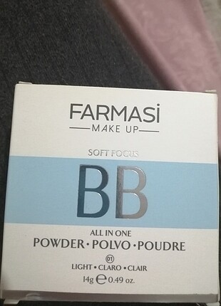 Farmasi Makyaj pudra 