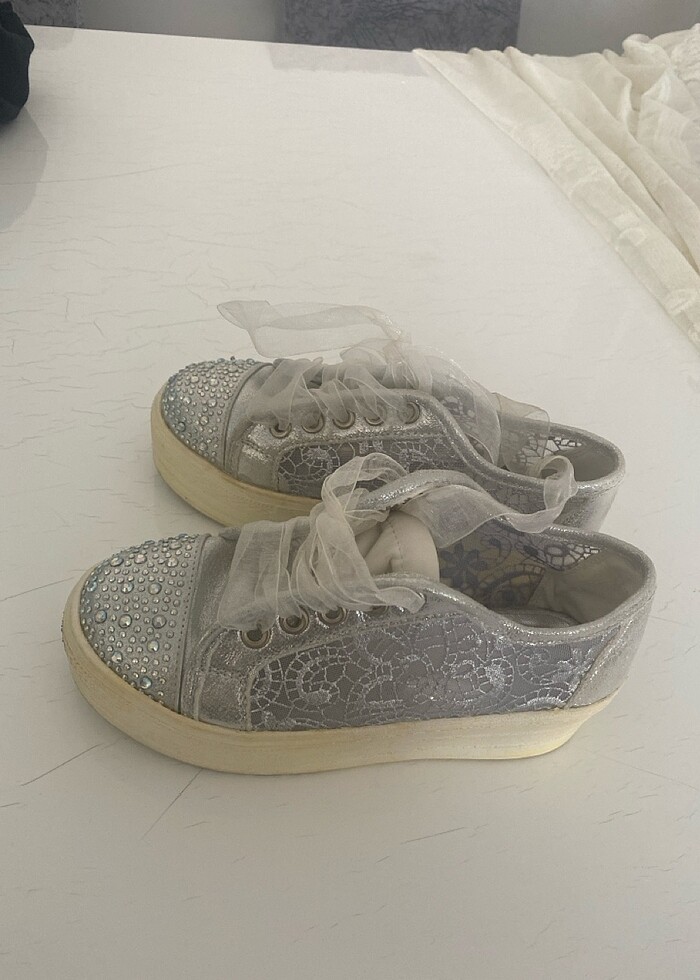 Özel gün için bir kez giyildi - Görsel 4