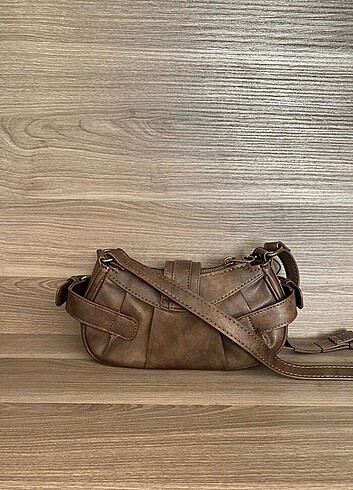 Etiketli stradivarius çanta