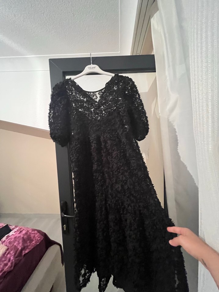 Dantel Detaylı Siyah Uzun Gotik Elbise - Görsel 3