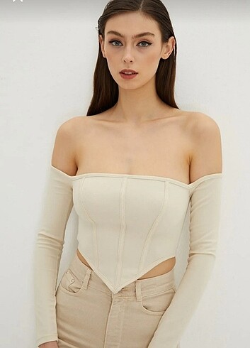 Diğer KADIN VANİLYA SIRT FERMUARLI CROP BLUZ