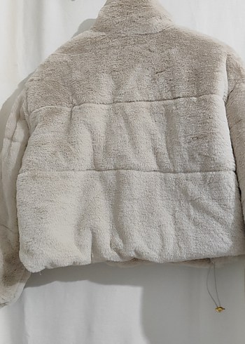 Bej Yüksek Yakalı Kısa Peluş Ceket - Görsel 5