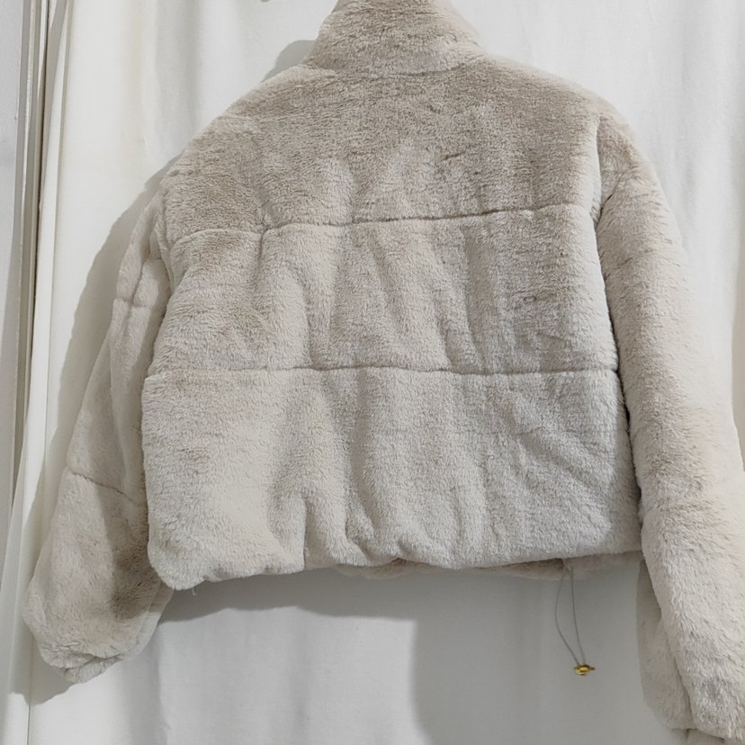 Bej Yüksek Yakalı Kısa Peluş Ceket - Görsel 5