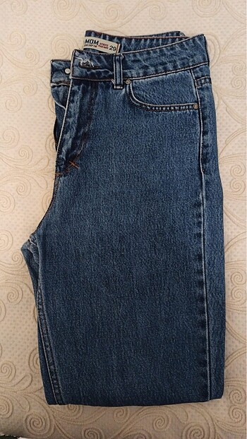 mom jean