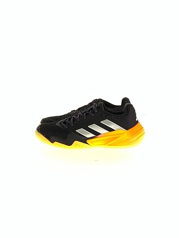 Adidas Spor Ayakkabı %70 İndirimli.