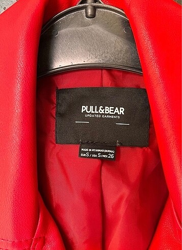 s Beden Pull&Bear Kırmızı Suni Deri Biker Ceket ? Cesur ve Şık Tarzın An