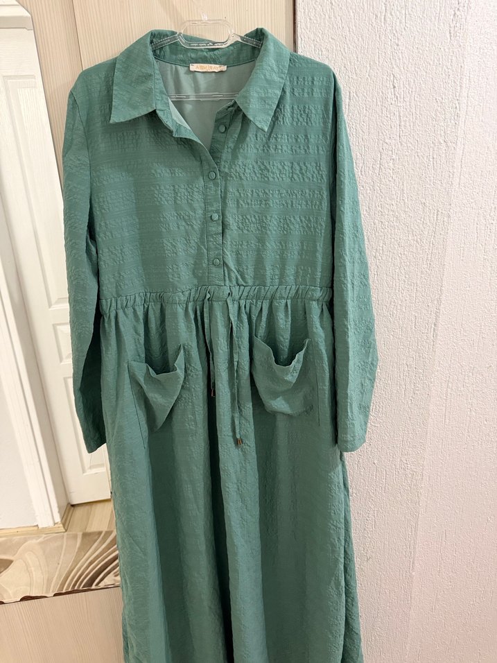 Uzun Kol, Düğmeli Yeşil Keten Elbise - Görsel 2