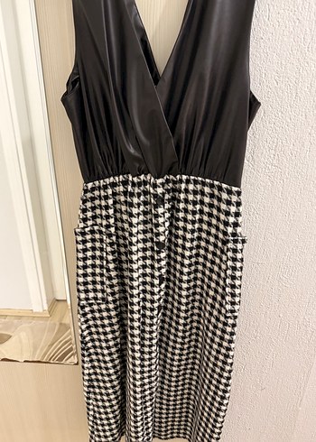 Pileli Siyah Ekose Uzun Elbise 40. 42 beden uyumlu - Görsel 2