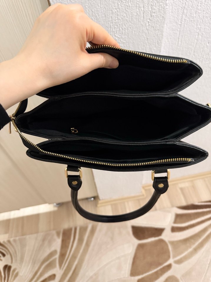 Siyah Parlak Deri Kadın Çanta - Görsel 4