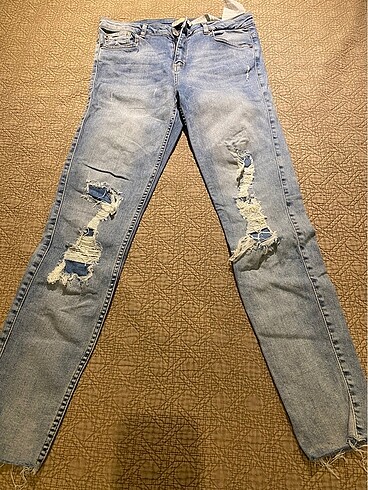 PULL&BEAR YIRTIK JEANS