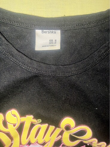 Bershka BERSHKA SİYAH YANLAR BÜZGÜLÜ TİŞÖRT