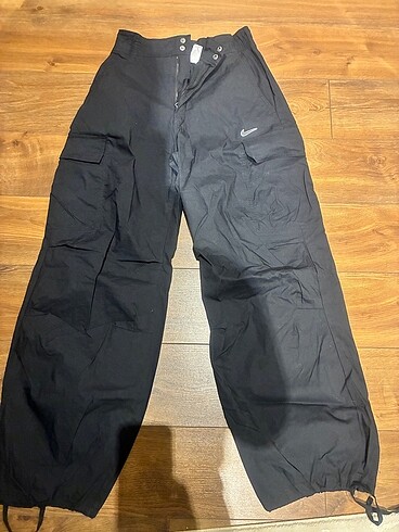 NIKE SİYAH PARAŞÜT PANTOLON