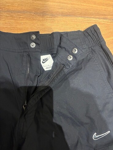 Nike NIKE SİYAH PARAŞÜT PANTOLON
