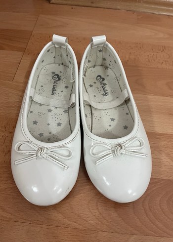 Kızlar için Beyaz Tokalı Babet - Görsel 2