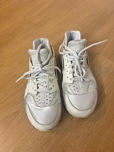 37 Beden Beyaz nike air ayakkabı