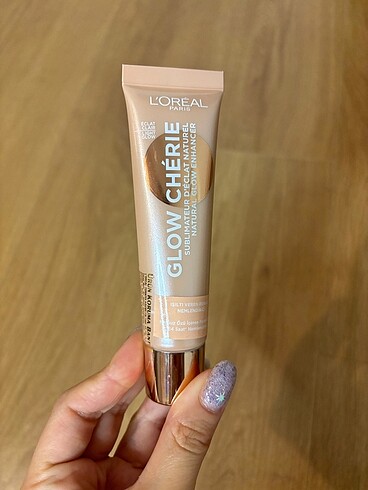 Loreal glow cherie light