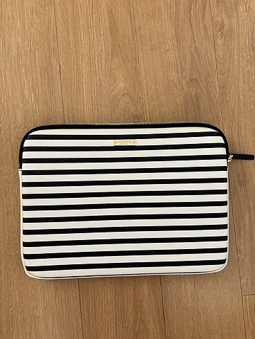 Kate spade laptop kılıfı