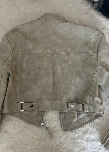 s Beden Bershka kısa deri ceket