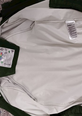 Erkek Çocuk Kapüşonlu Yeşil Yağmurluk - Görsel 4