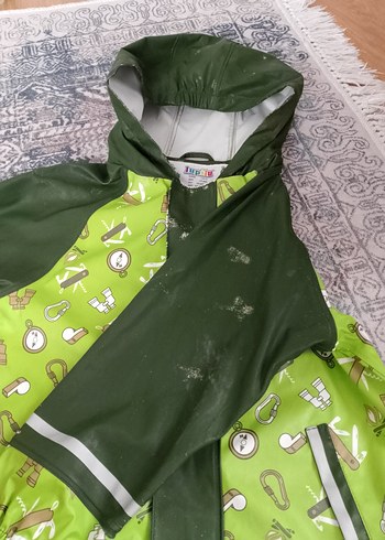 Erkek Çocuk Kapüşonlu Yeşil Yağmurluk - Görsel 3