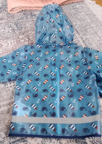 Erkek Çocuk Kapüşonlu Düğmeli Yağmurluk - Görsel 5