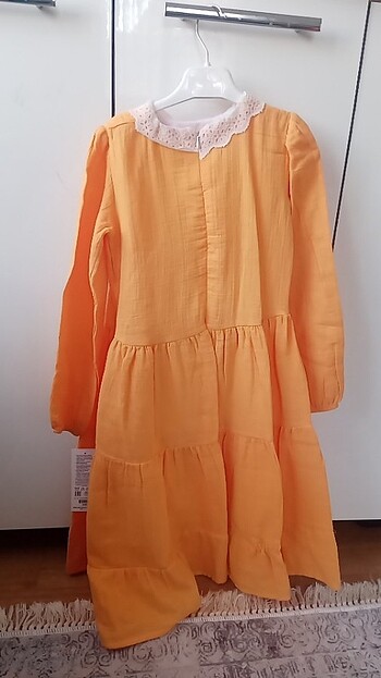 9 Yaş Beden turuncu Renk Müslin dantel yaka elbise 