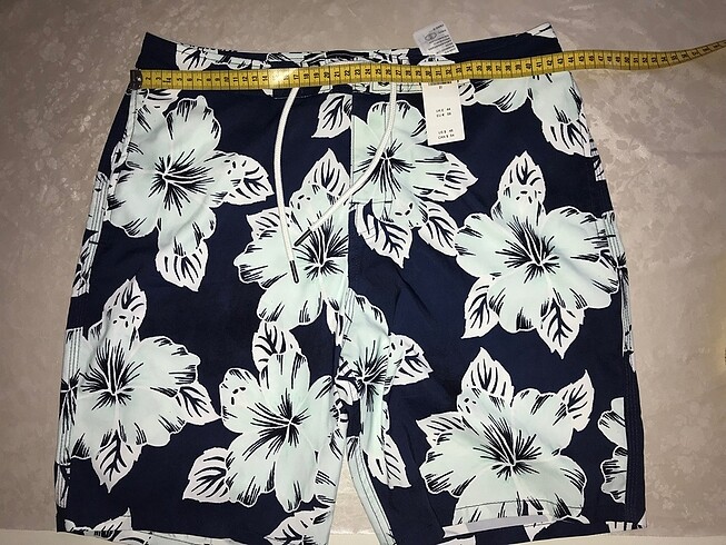 Abercrombie & Fitch 31