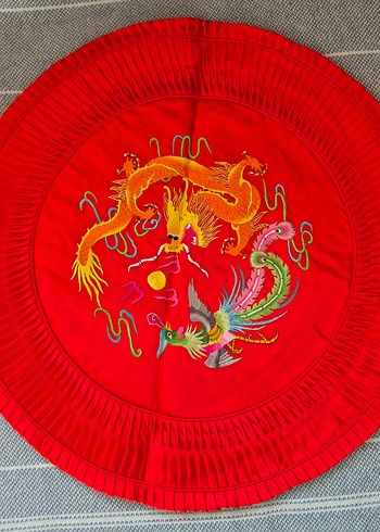 Nakışlı Kırmızı Yuvarlak Yastık Kılıfı - Görsel 9