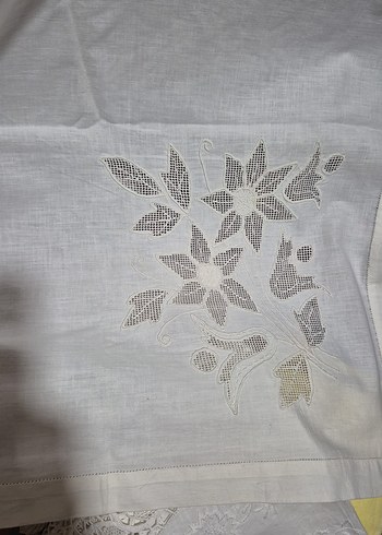 Nakışlı Beyaz Masa Örtüsü - Görsel 5