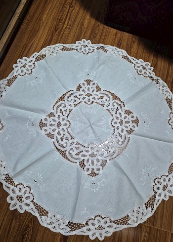 İşlemeli Beyaz Yuvarlak fiskos Örtüsü - Görsel 2