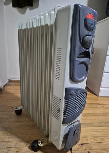 Beyaz ve Gri Elektrikli Radyatör Isıtıcı - Görsel 3