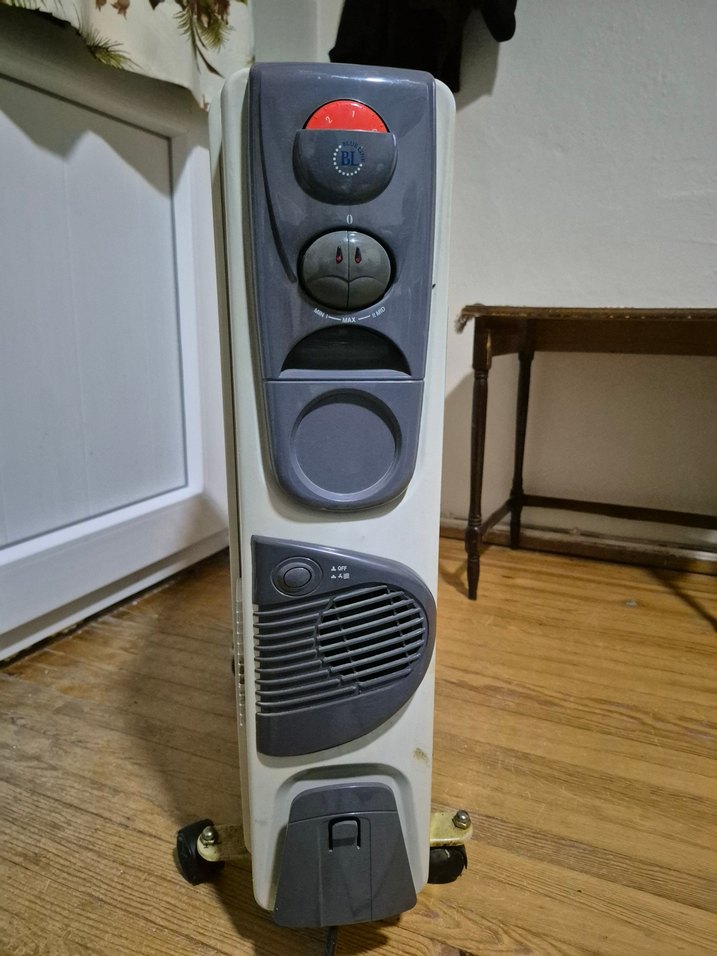 Beyaz ve Gri Elektrikli Radyatör Isıtıcı - Görsel 2