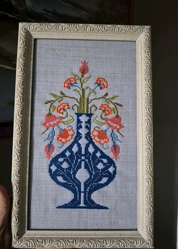 Koyu Mavi Çiçek Desenli Kanaviçe Tablo - Görsel 2