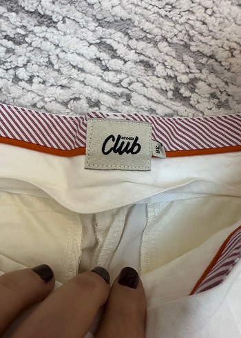 Kadın Beyaz Pamuklu Bermuda Şort - Görsel 2