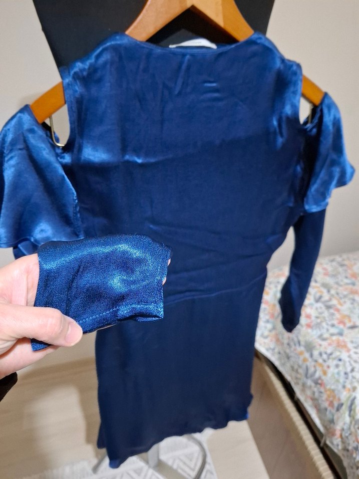 Mavi V Yakalı Saten elbise - Görsel 3