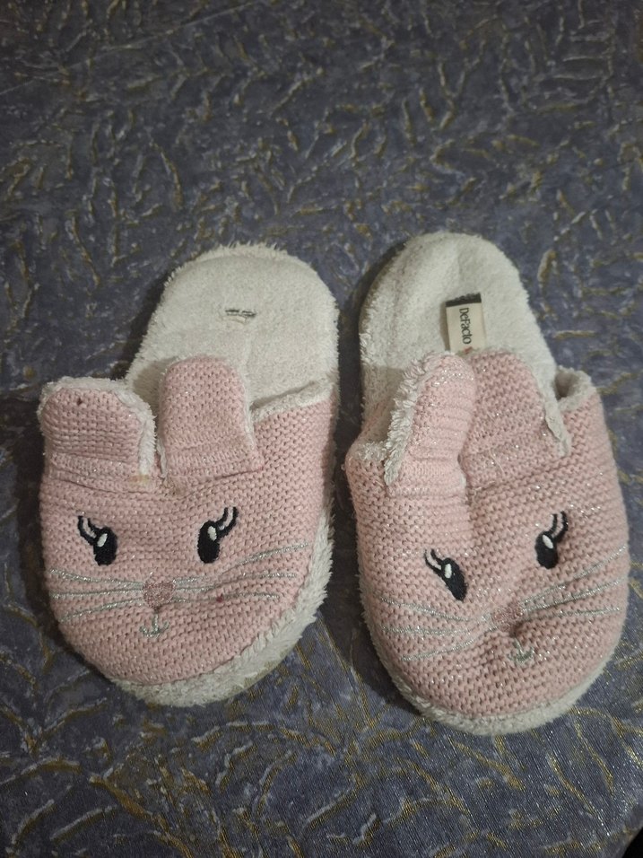 Kız Çocuk Pembe Nakışlı Örgü Terlik - Görsel 2