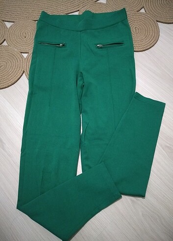 Yeşil tayt pantolon