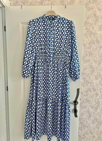 LC Waikiki Saten elbise