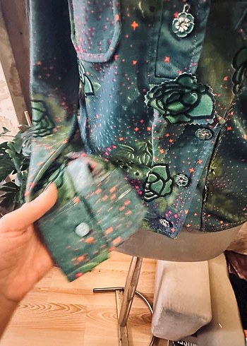 Yeşil desenli vintage 70sler Kadın Gömlek - Düğmeli, Uzun Kollu - Görsel 3