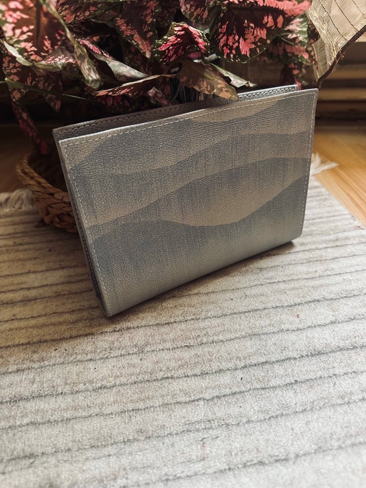 Armani makyaj çantası orj ürün - Görsel 3