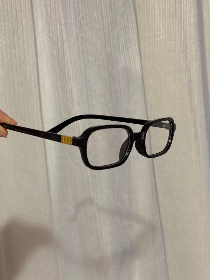 Siyah Minimalist Kadın Gözlüğü - Görsel 2