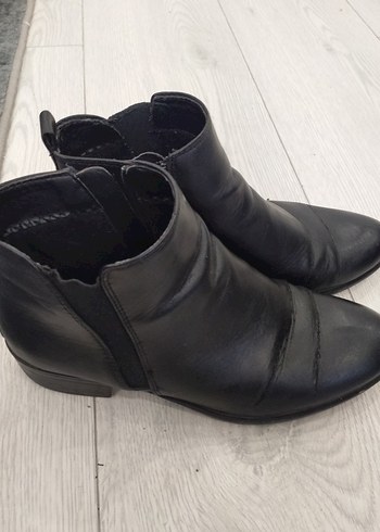 Kadın Siyah Deri Tokalı Topuklu Bot - Görsel 3